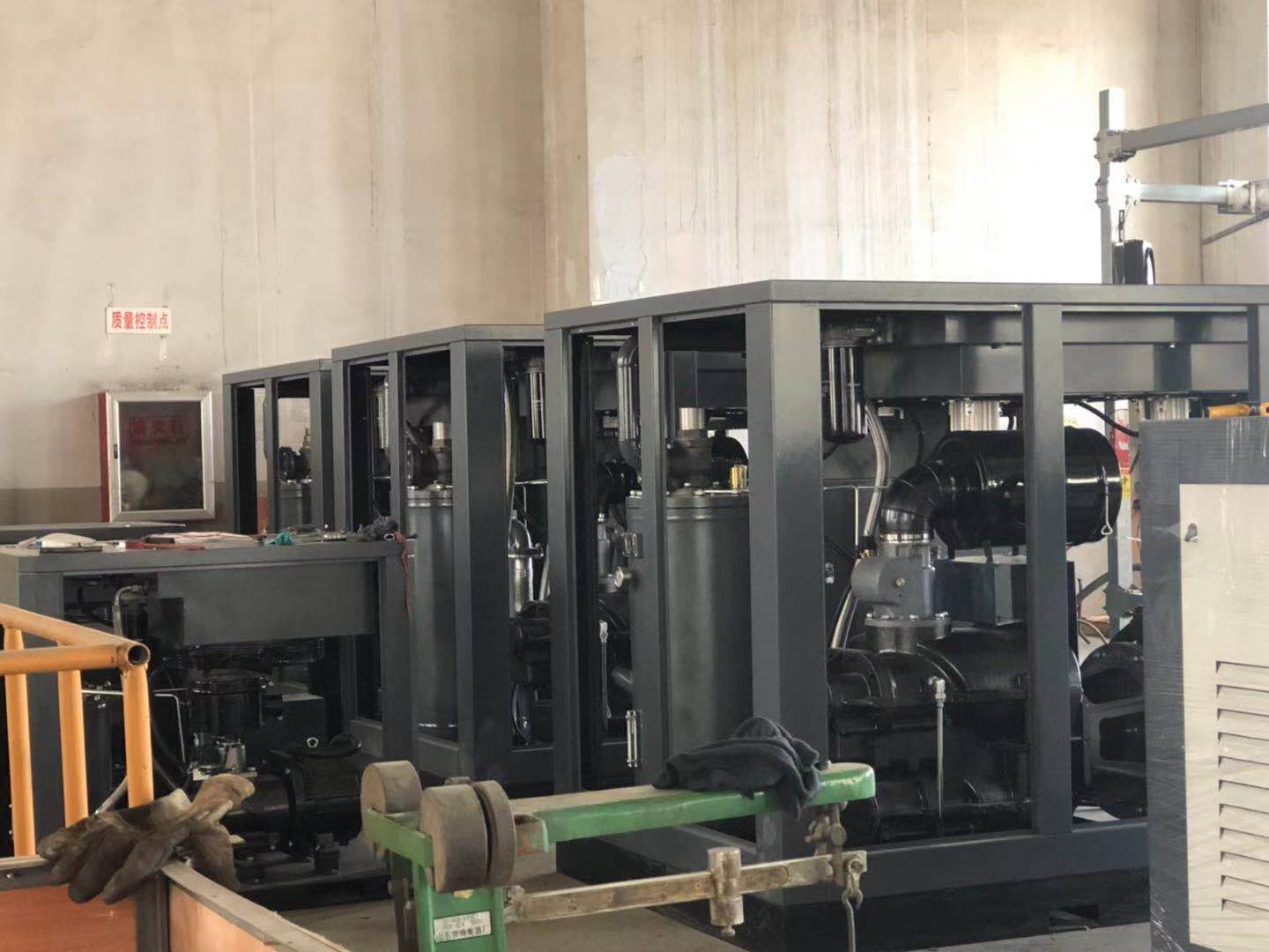 <strong>空壓機(jī),儲氣罐子,噴砂機(jī)</strong>